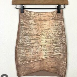 BCBG Cream Mini Pencil Skirt with Ribbed metallic Texture for Cocktail